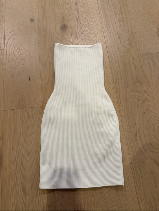 Babaton Dresses & Skirts - White Babaton dress